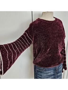 Burgundy purple maroon velvety sweater, stripes and flared sleeves, Large